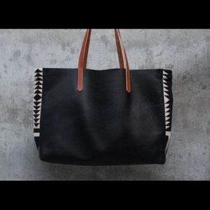 WALKING ROCK Leather Tote Bag
